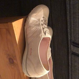 Sketchers size 10
